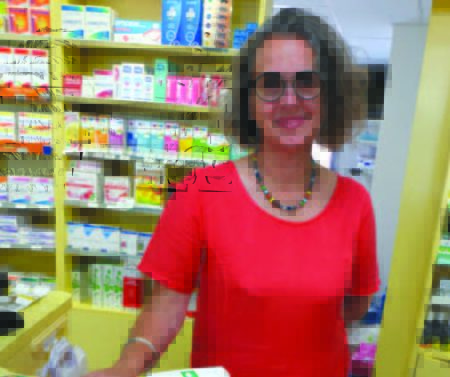 Gisèle Legendre, pharmacienne à la Pharmacie du Centre à la  Rivière-Saint-Louis